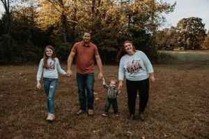 Franklin County photographer, Missouri photographer, STL photography, candid fall family, portraits near me, photography near me.