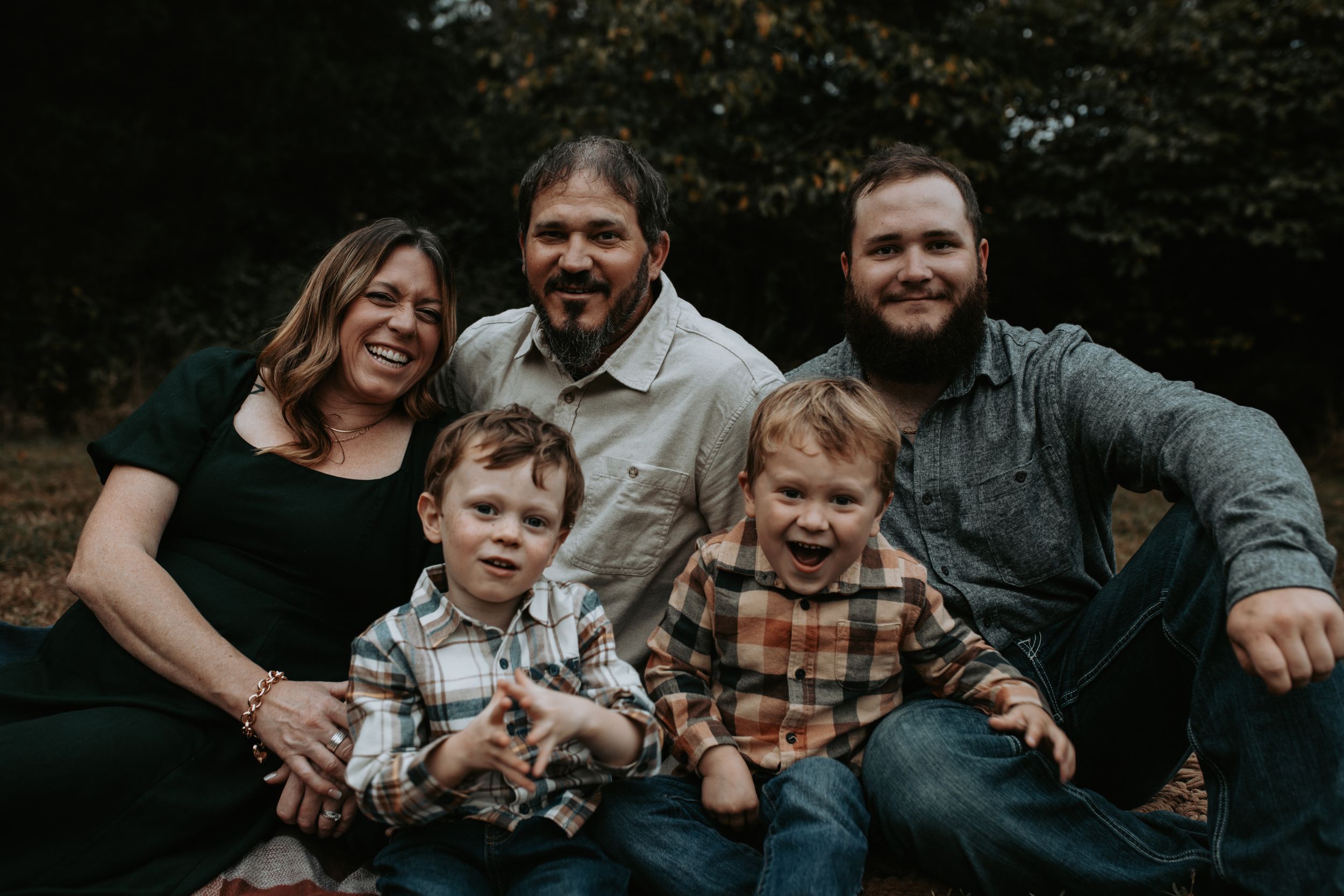 Franklin County photographer, Missouri photographer, STL photography, candid fall family, portraits near me, photography near me.
