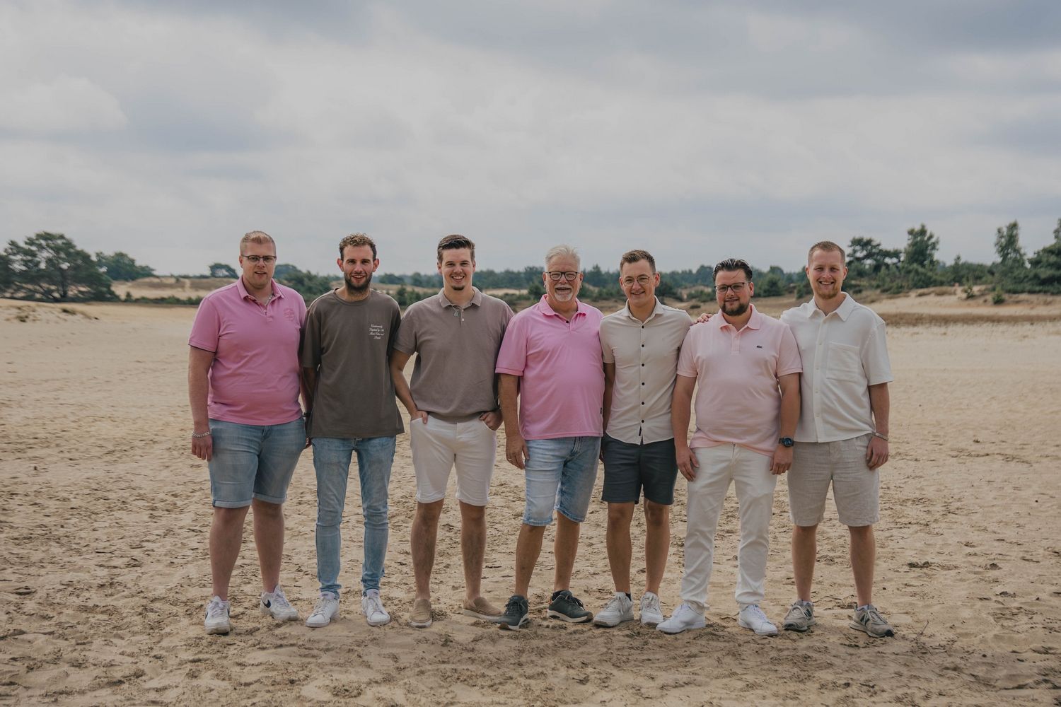 Fotograaf Friesland kale duinen appelscha natuurlijk spontaan groepsfoto's en individuele portretten kinderen grote groepen verbinding