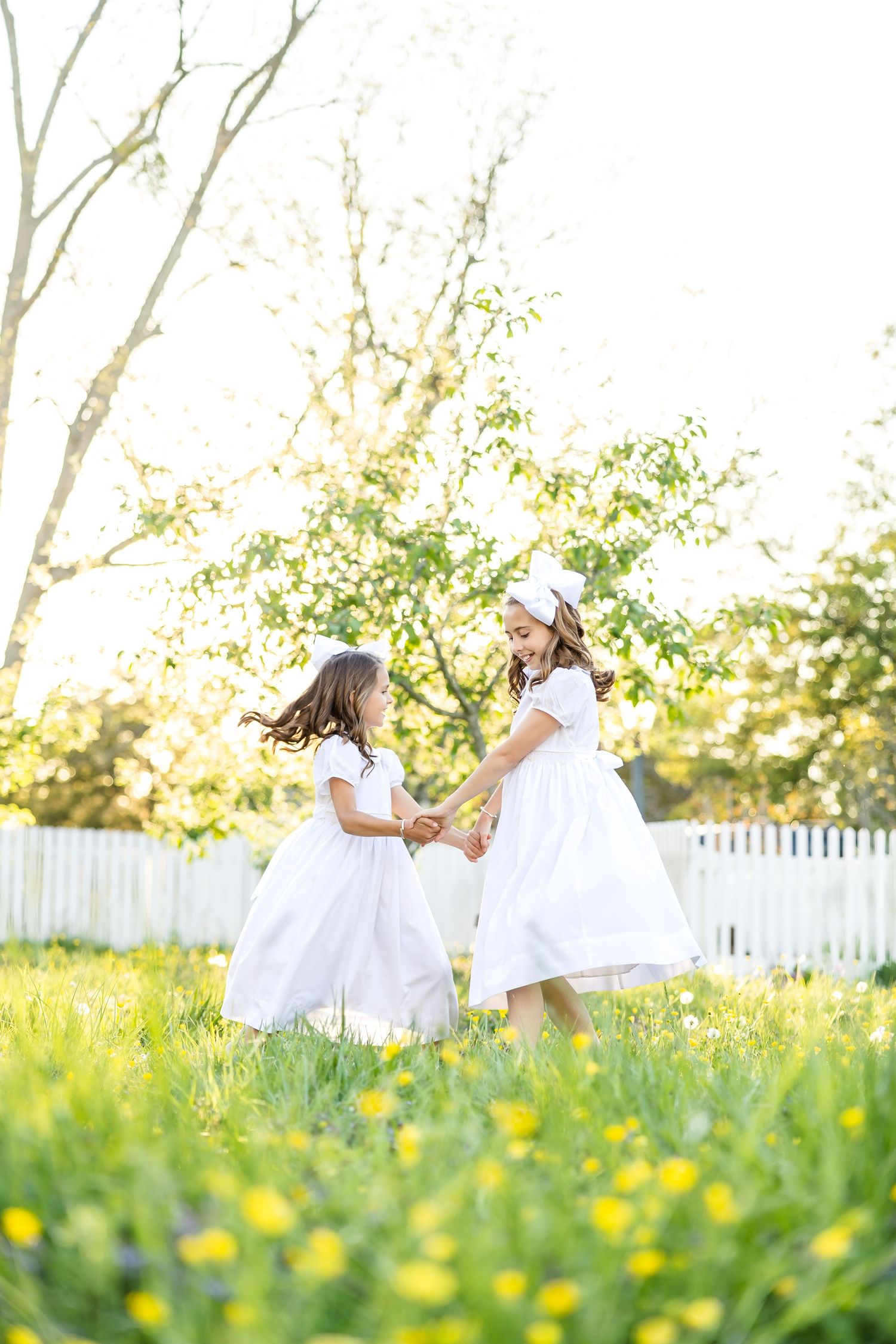 Sample photography gallery of a maternity mini session at Yorktown Beach.