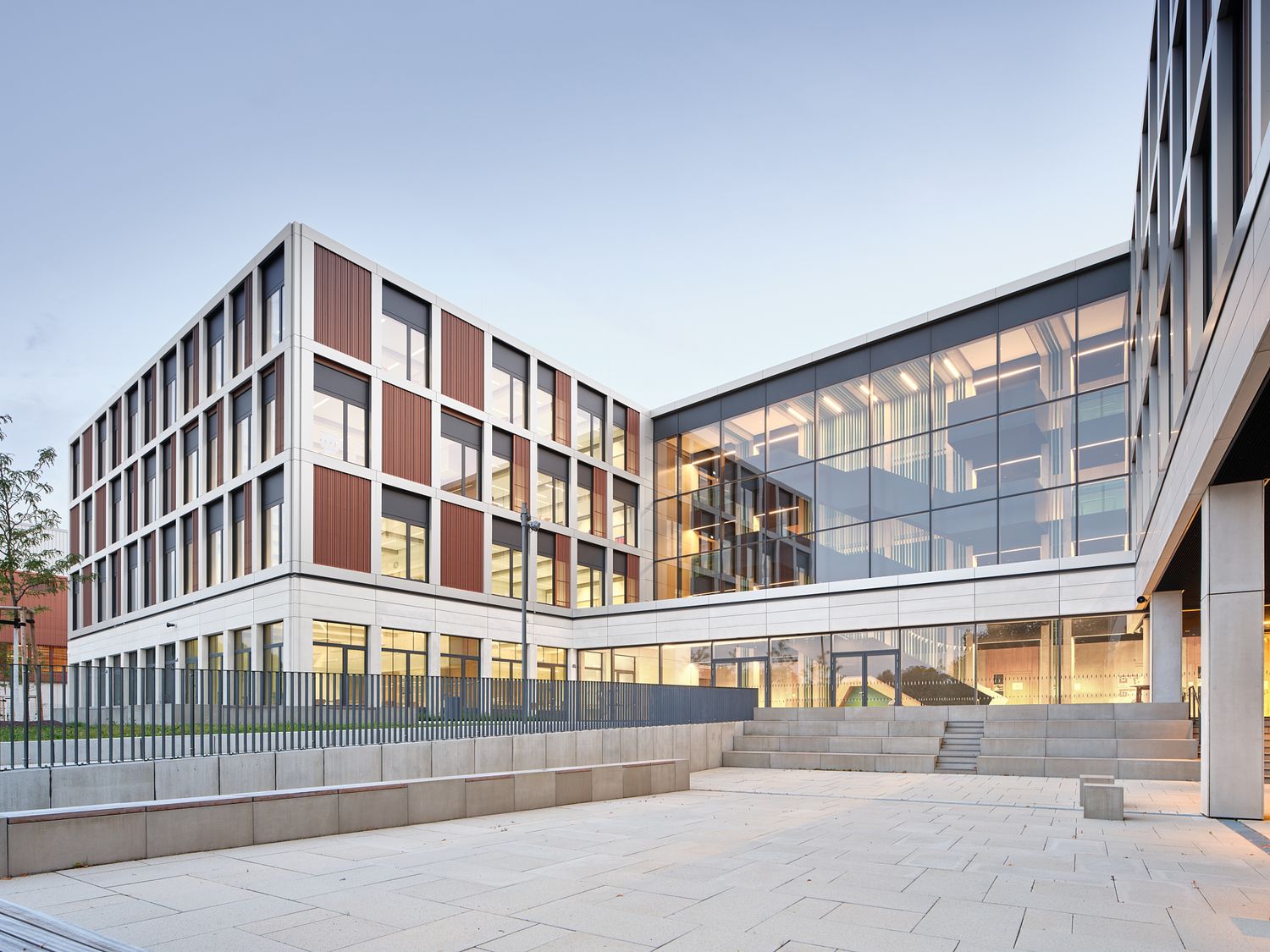 Architekturfotografie 
Gymnasium Leipzig
Katharina Klopfer, Dresden