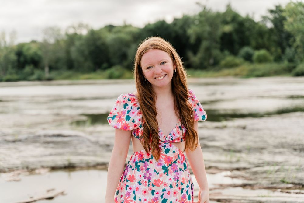 Senior portrait session near Maumee River
