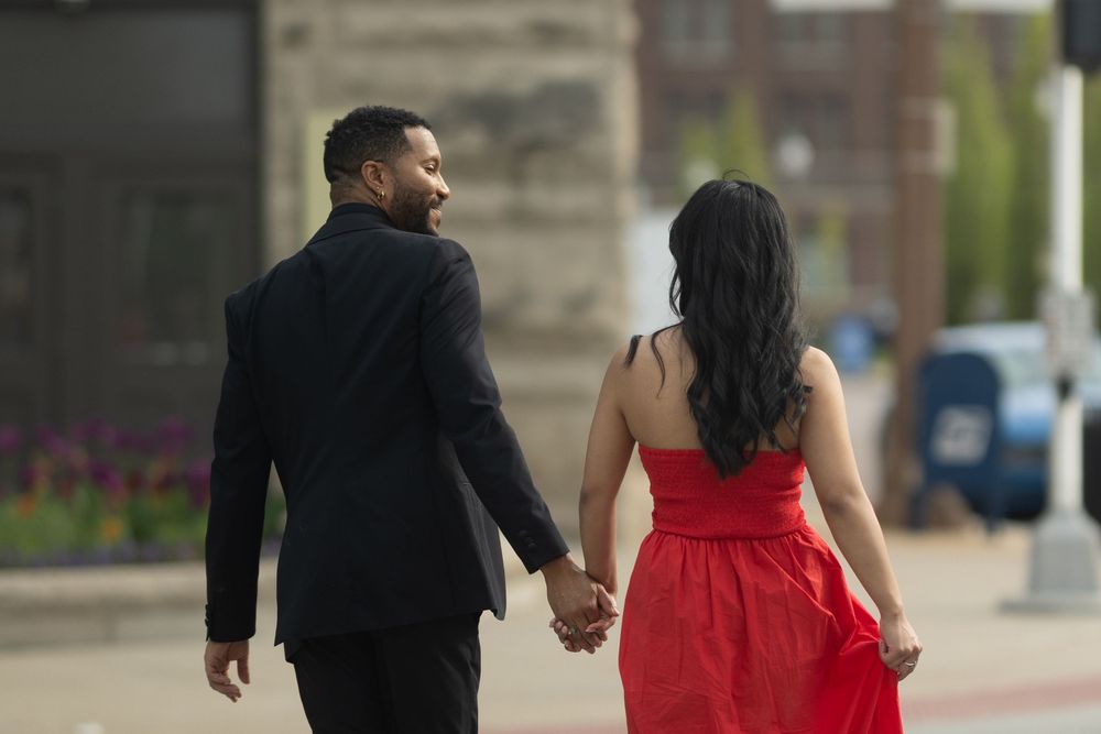 Couple Photography, couple posing ideas, Family Photographer in Batavia IL, 60510.