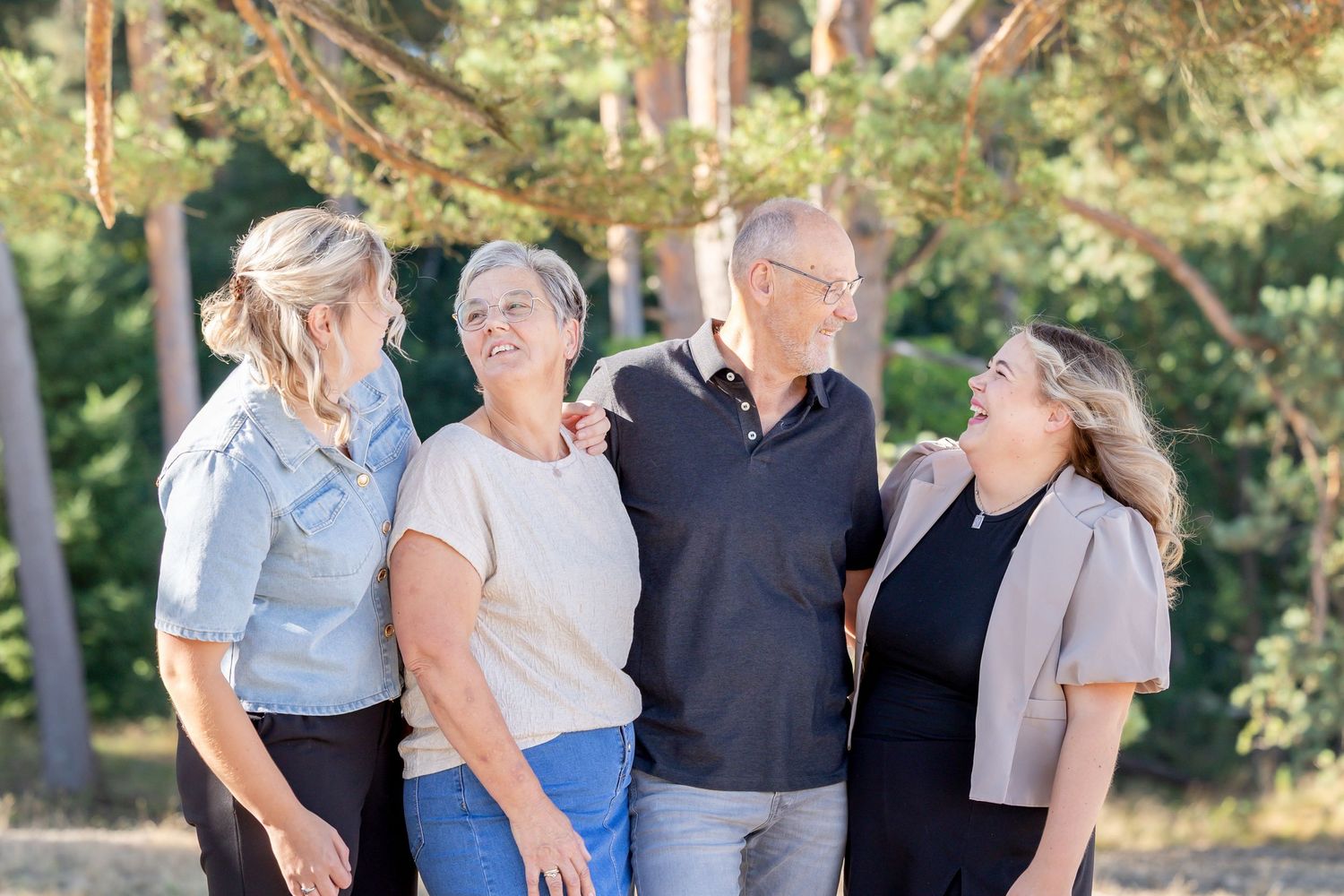 gezinsfotografie raalte; fotosessie raalte; fotografe raalte; familie foto raalte; familie foto ommen; familie foto lemelerveld