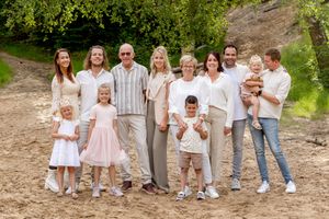 Familieportret in de diepe zandkuil bij Hellendoorn