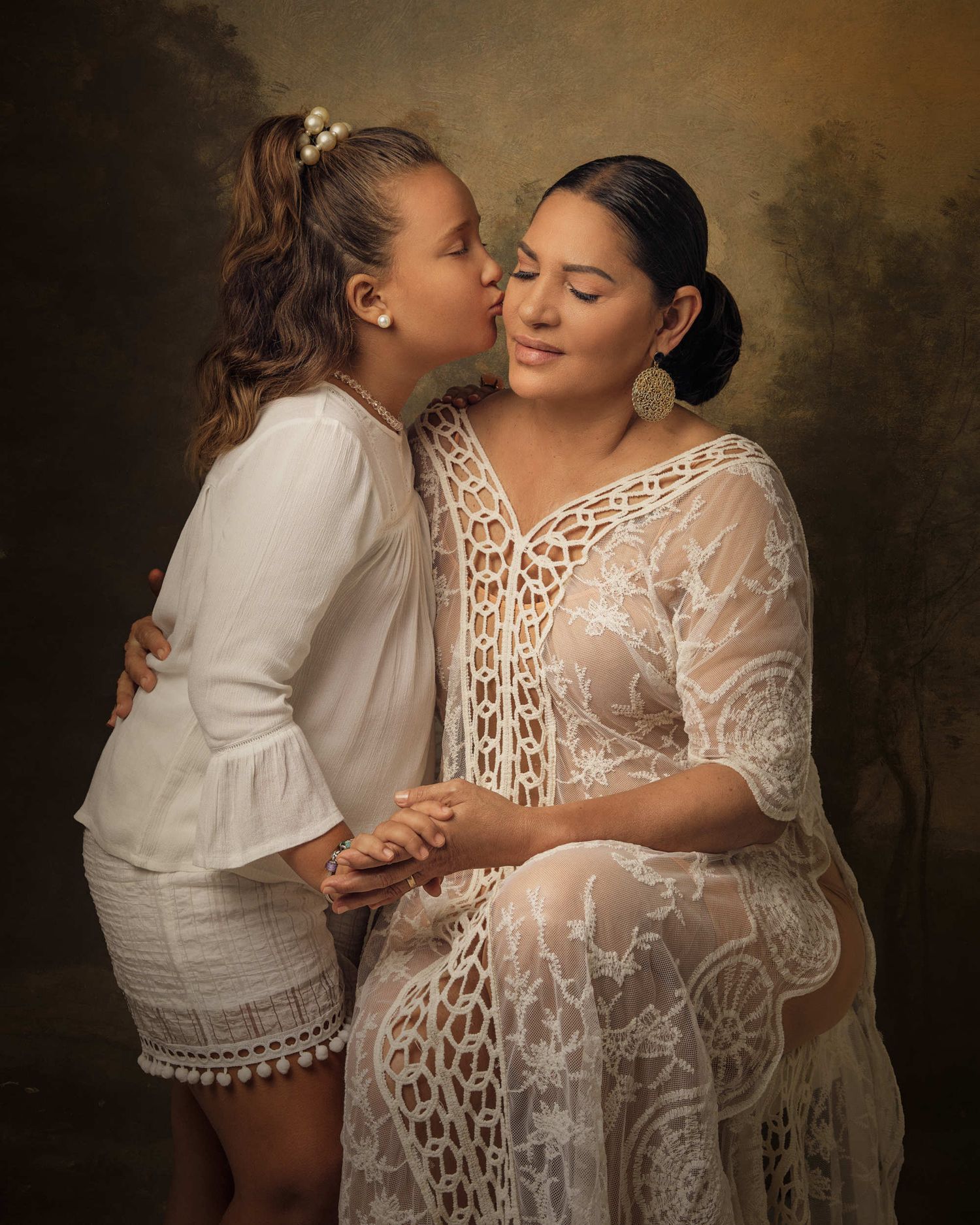 Premier Bonaire photographer Felicia Schuette – maternity, motherhood, boudoir, couples, lifestyle, business, flying dress, mini sessions.