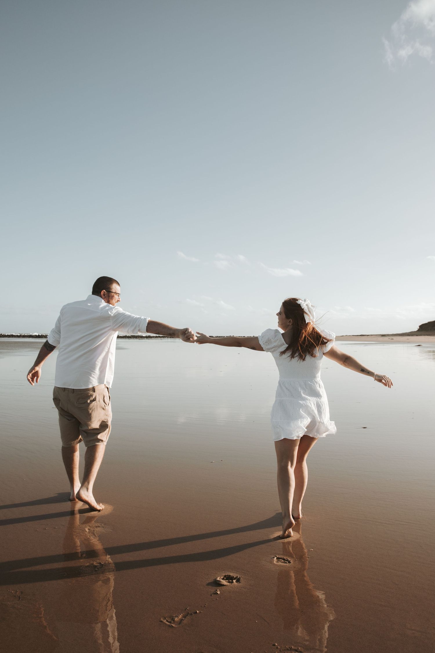Beach engagement photography, Melbourne engagement photographer, coastal couple portraits, romantic beach photoshoot, ocean views
