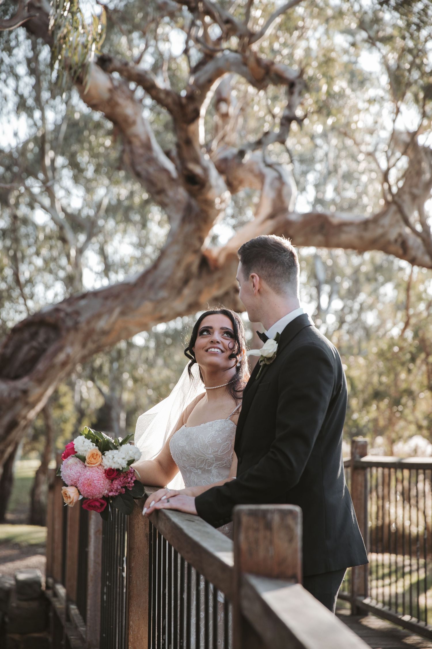 Redwoods couples photoshoot, forest couples photography, romantic woodland portraits, tall redwood trees, dreamy forest session