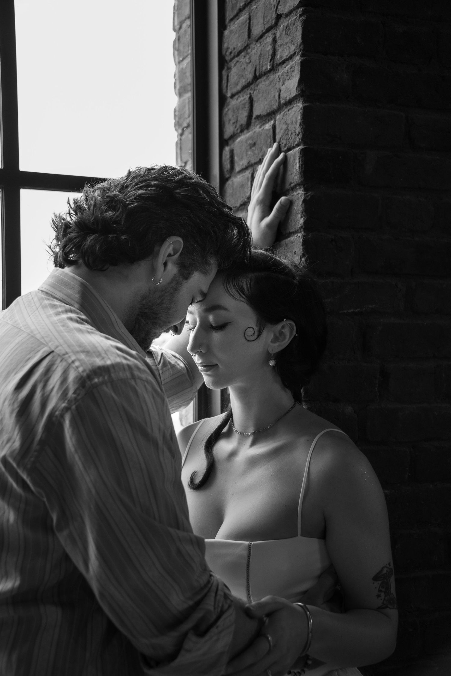 Young couple black-and-white image, Richmond, Virginia photographer