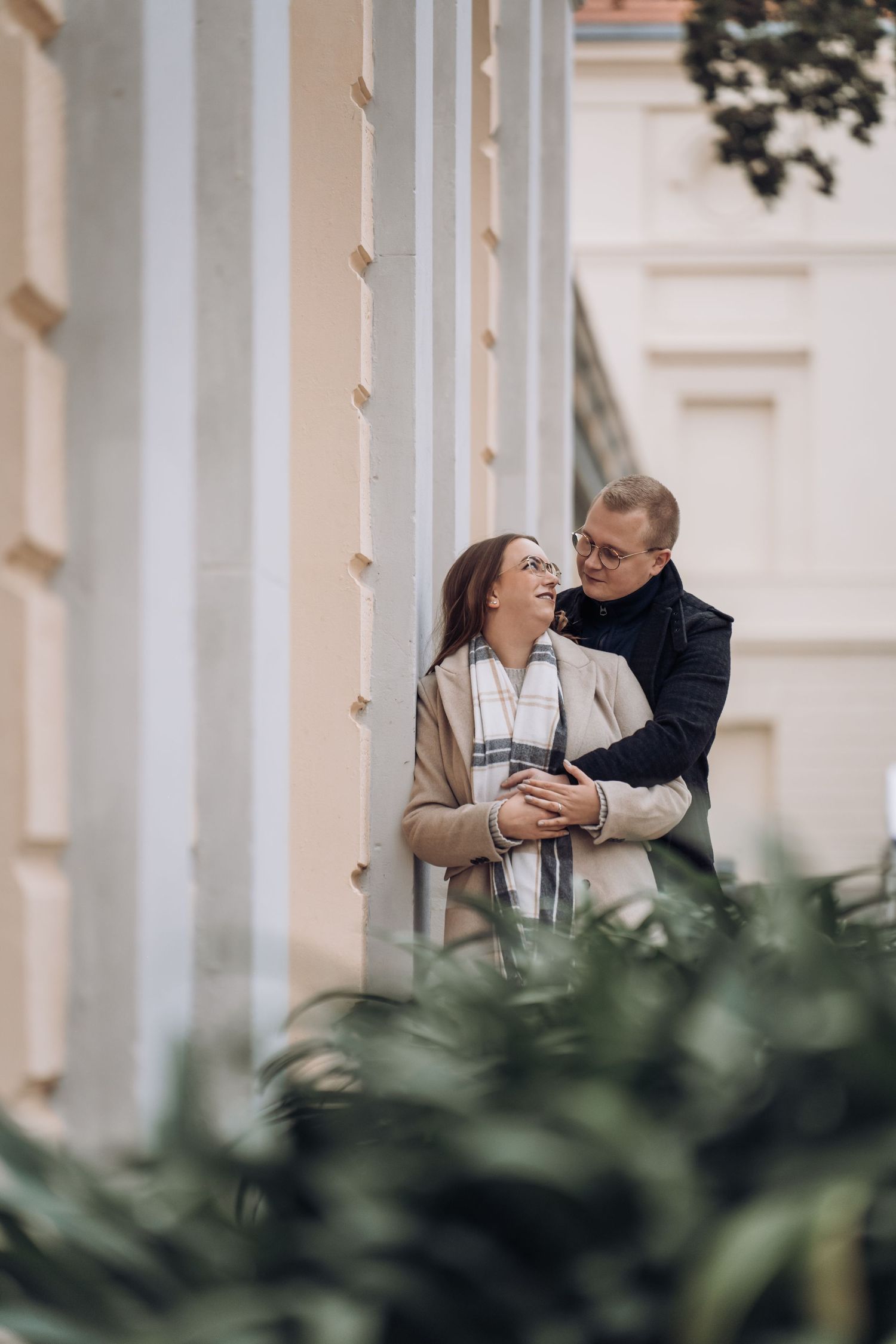 Paarshooting Berlin Schloss Charlottenburg mit klassischer Kulisse