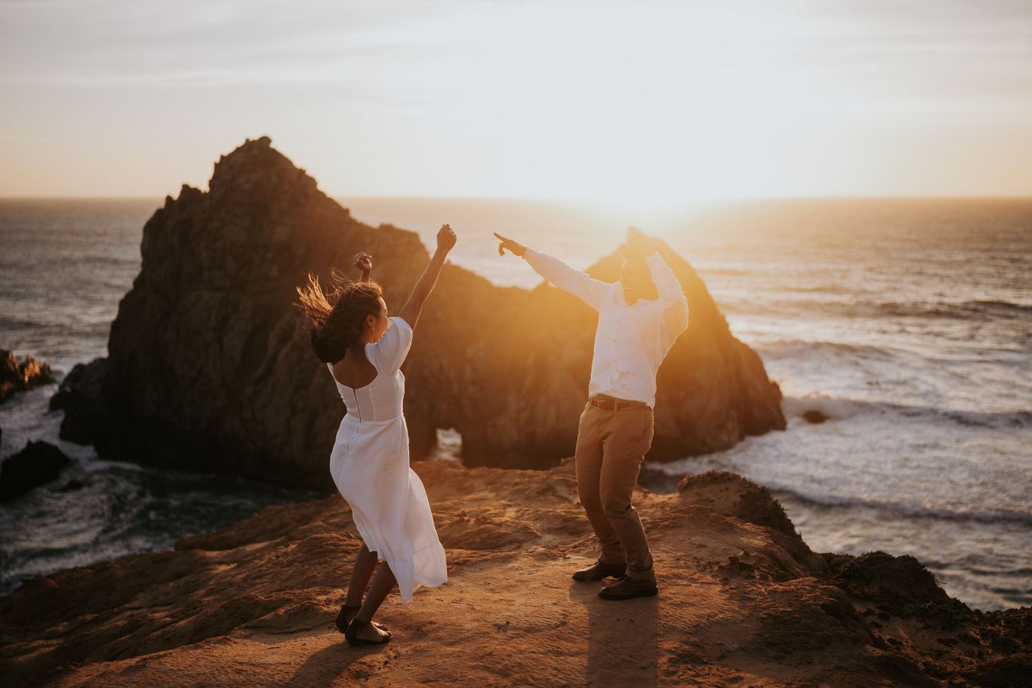 beach Engagement Photo Outfits