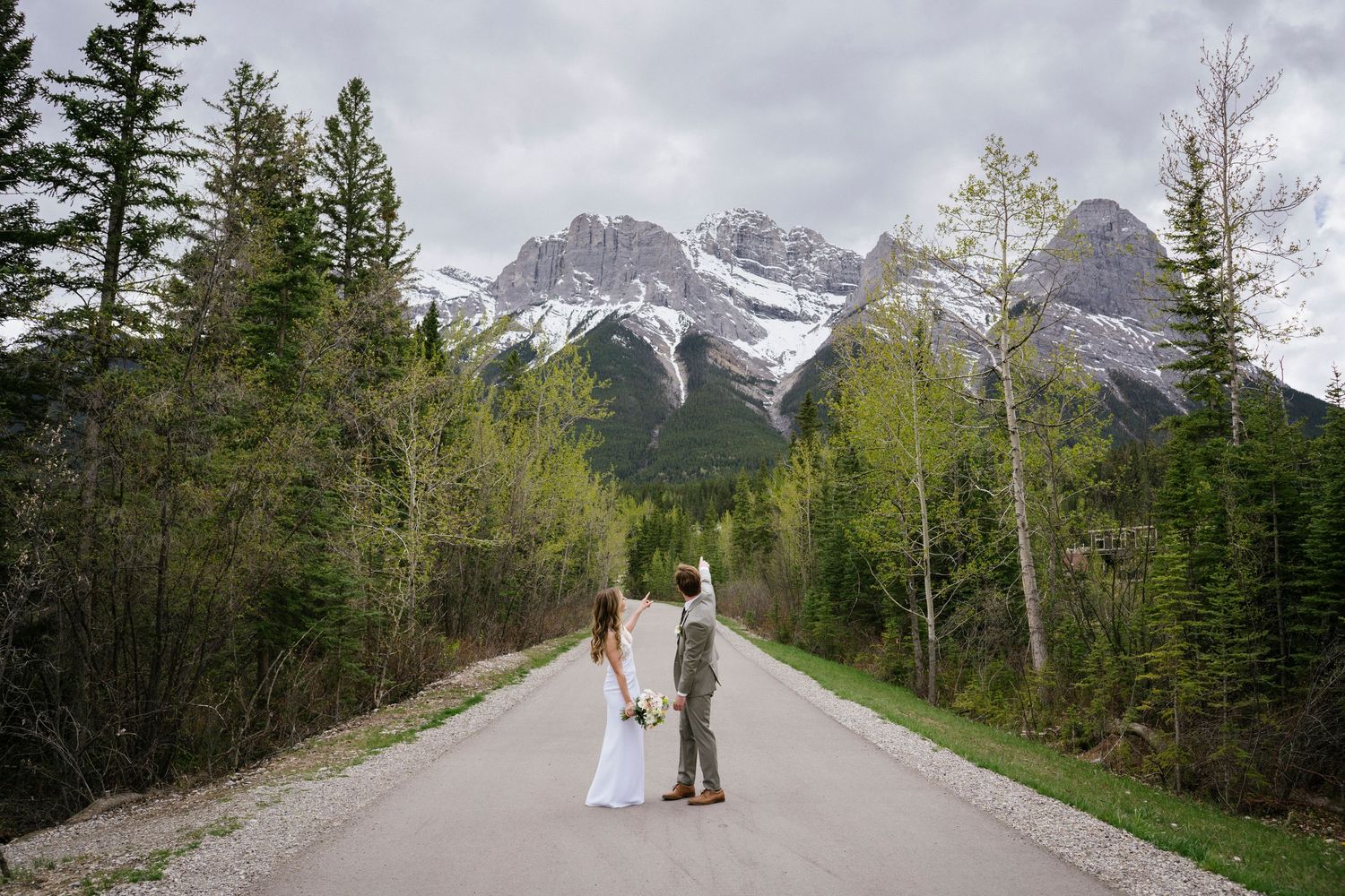 Canmore Elopement Wedding Photographer
Canmore Wedding Photographer