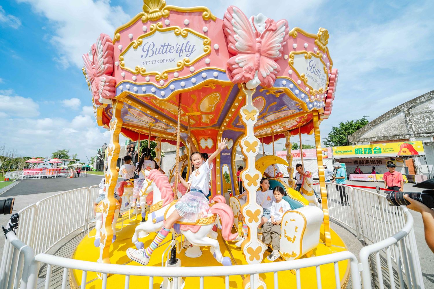 2025 屏東夏日狂歡祭展現城市活動魅力，也突顯專業影像紀錄的重要性。Aspire Studio 專注於 屏東商業行銷活動拍攝，擅長大型舞台活動、品牌派對與政府專案紀錄，為行銷公司與公部門留下兼具宣傳效益與品牌質感的專業影像。