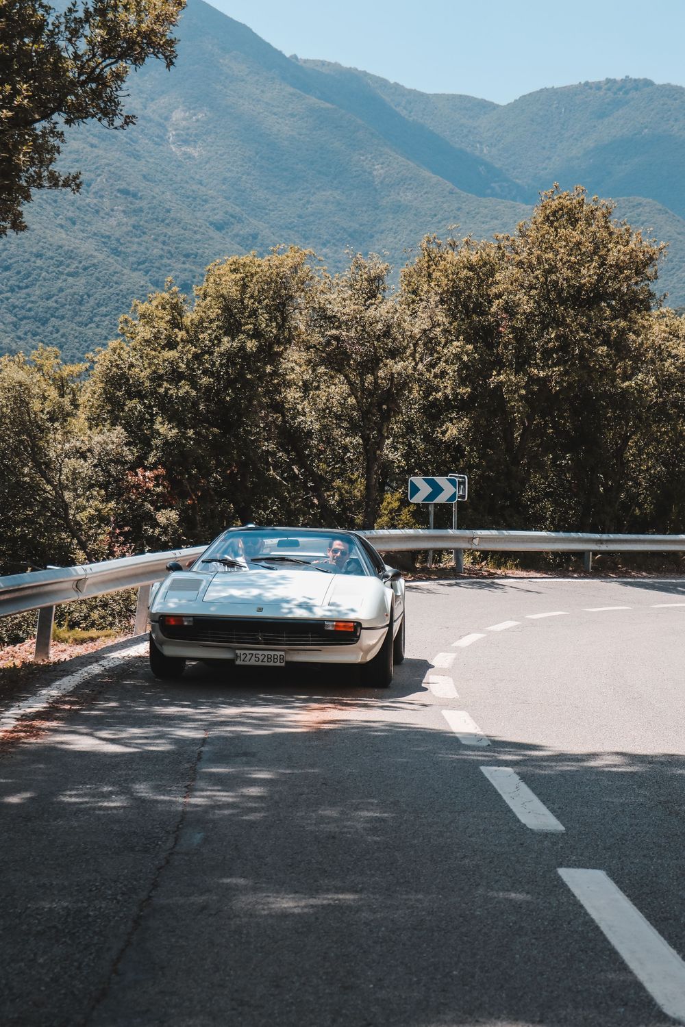 Fotografía profesional de rutas de coches clásicos de Classic Concept por Boskoop Studio.