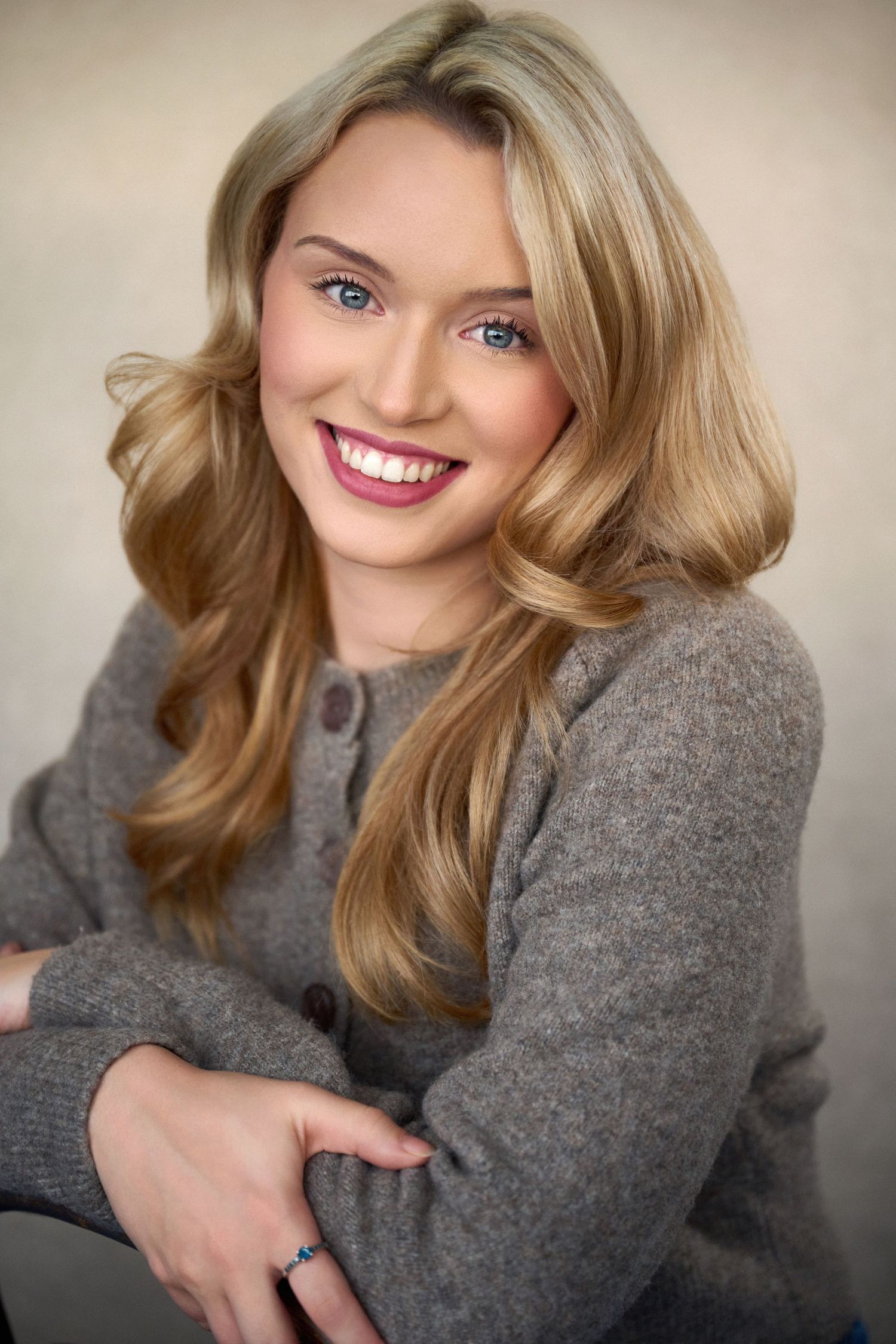 Natural, authentic actors headshot of actor Alice Forder