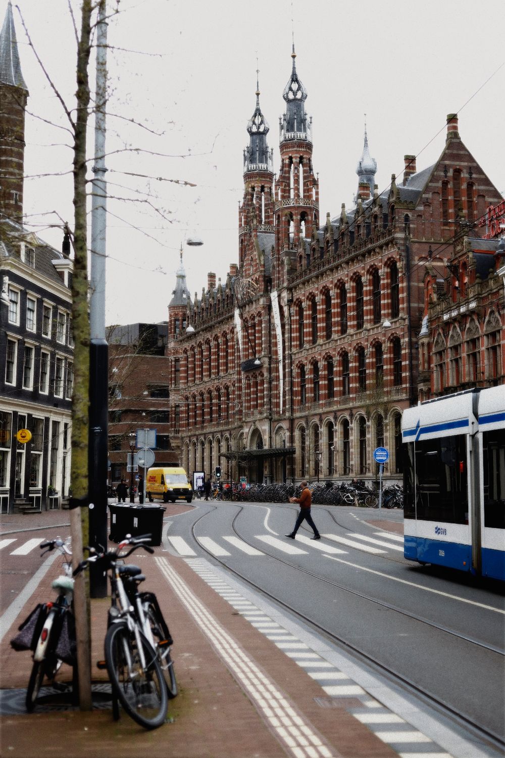 Photo voyage aux Pays-Bas dans la ville d'Amsterdam par Chaemi Studio, photographe à Montpellier. Reportage photo professionnel et créatif.