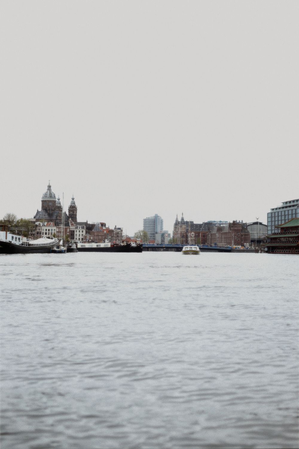 Photo voyage aux Pays-Bas dans la ville d'Amsterdam par Chaemi Studio, photographe à Montpellier. Reportage photo professionnel et créatif.