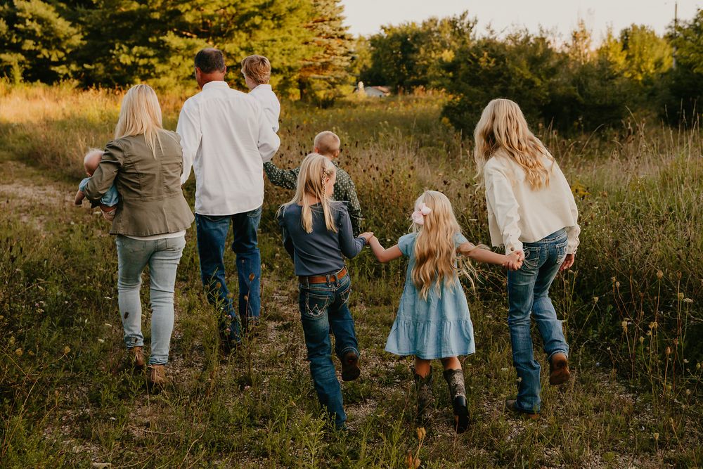 family, extended family, fall, outdoor, golden hour, lifestyle, West Michigan