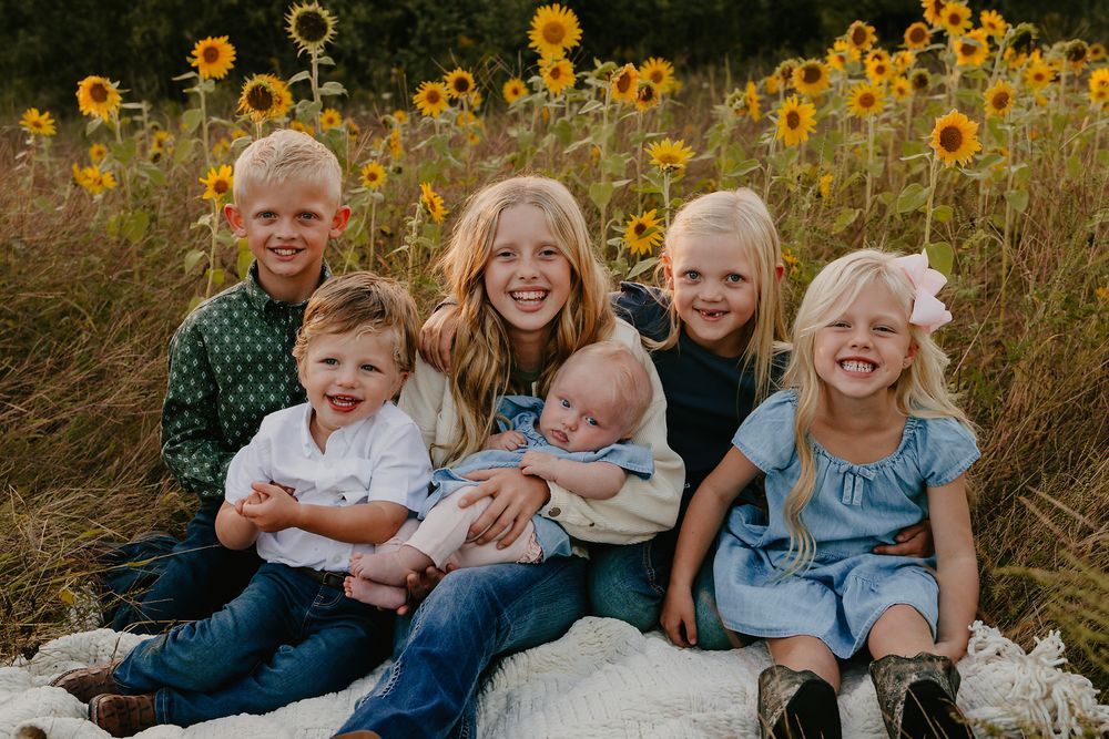 family, extended family, fall, outdoor, golden hour, lifestyle, West Michigan