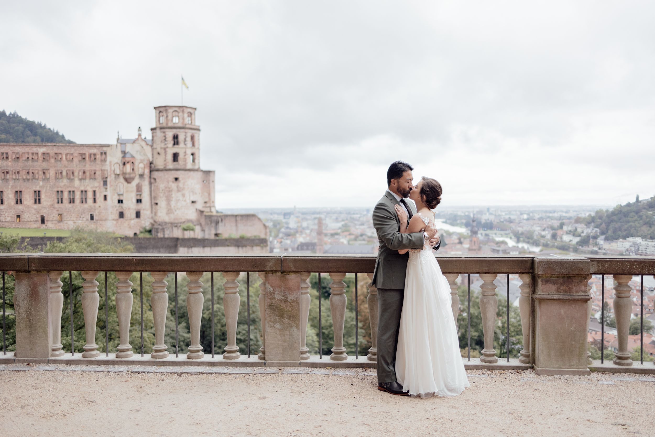 Heidelberg Castle Wedding Photography - Heidelberg Wedding Photographer - Wedding Photography Heidelberg - Couples Photographer