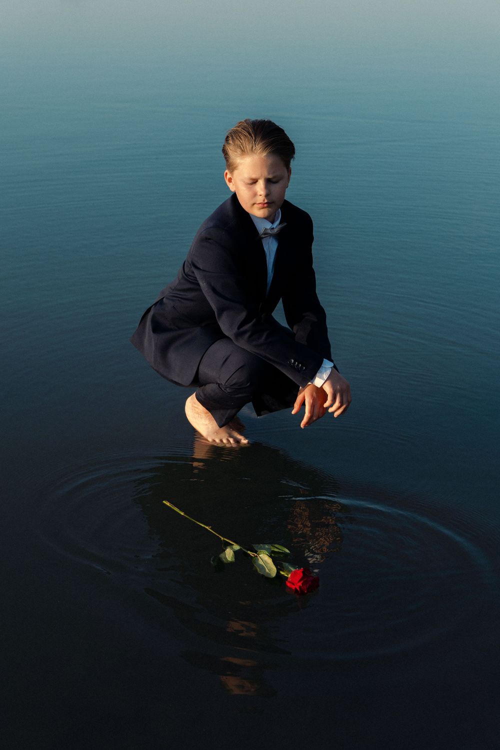 Rippikuvaus veden päällä. Erikoisempi rippikuvaus Kannuksessa
