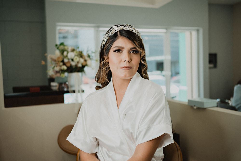 Bride fully made up and ready, showcasing her elegant bridal look for her wedding in Mazatlán