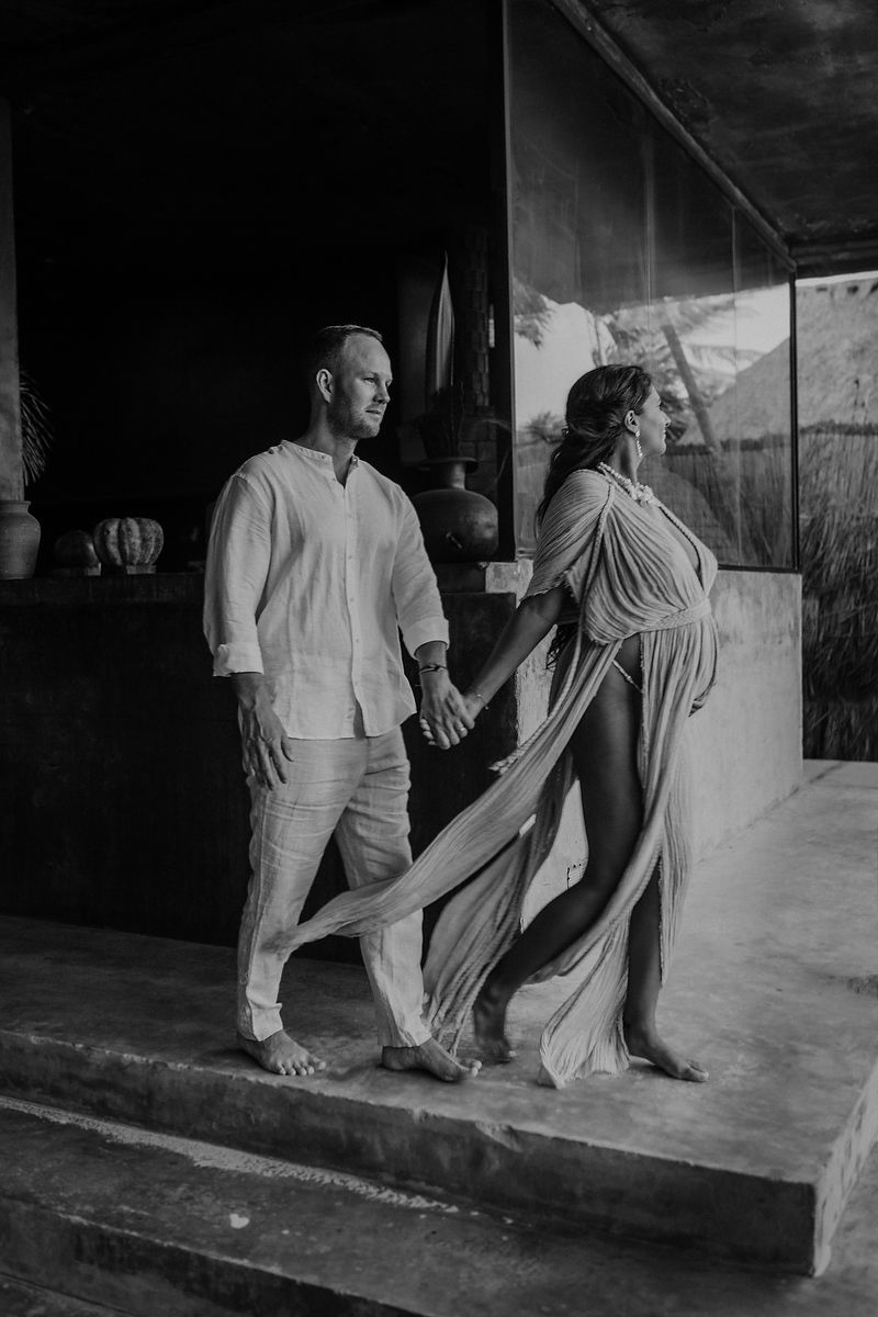 Fine art black and white pregnancy portrait in Riviera Maya.