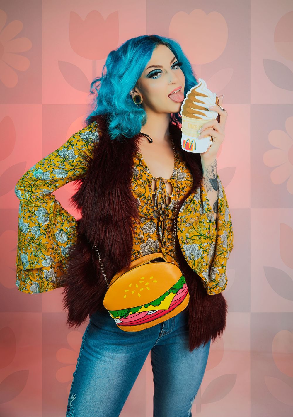 fast food editorial concept, disco fashion photoshoot
McDonald’s editorial photography
retro pop art concept
colorful fashion photography
fo