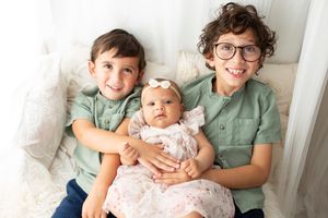 family portrait photoshoot by little wonderland photography widnes cheshire
