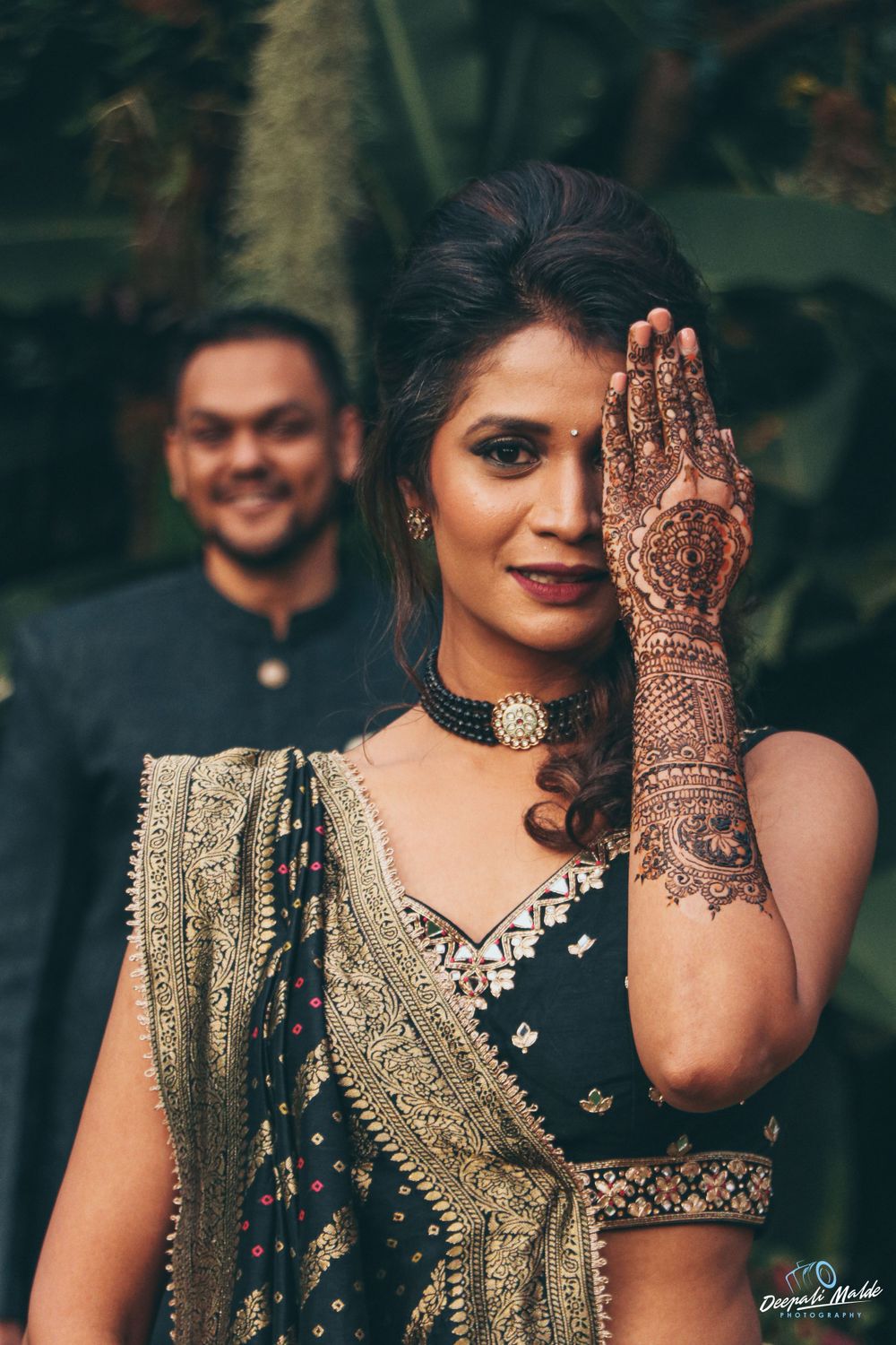 Couple wedding shoo for mendi event
