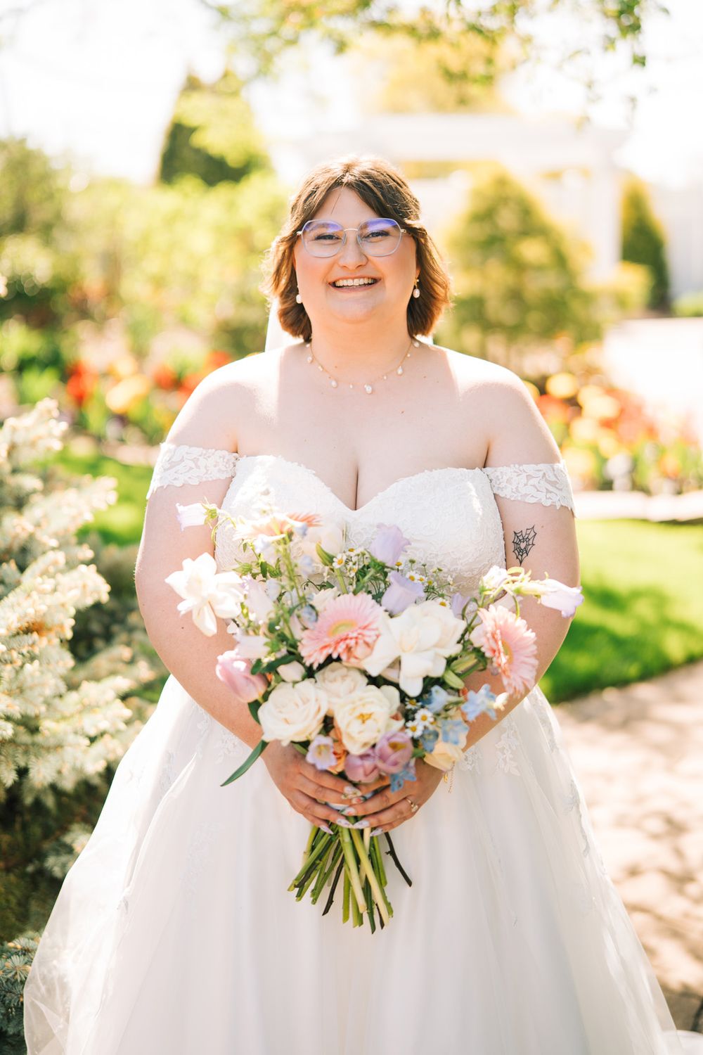 Silver Lake Country Club wedding photos. Copyright Two Birds Photography 2026 Bridal portraits