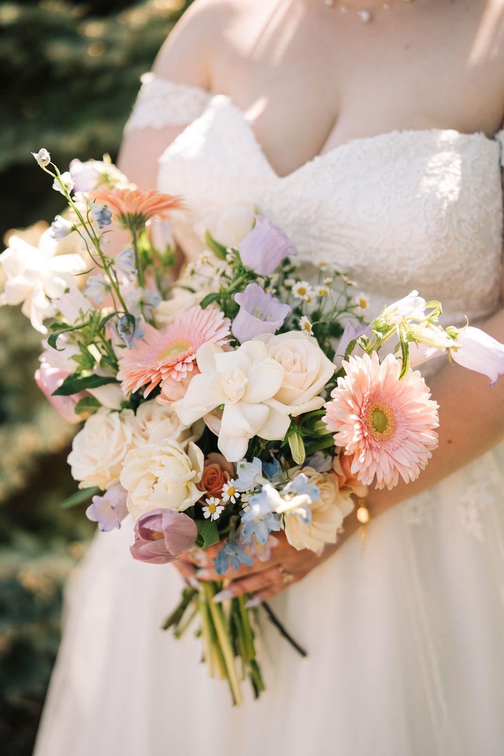 Silver Lake Country Club wedding photos. Copyright Two Birds Photography 2026 Bridal bouque