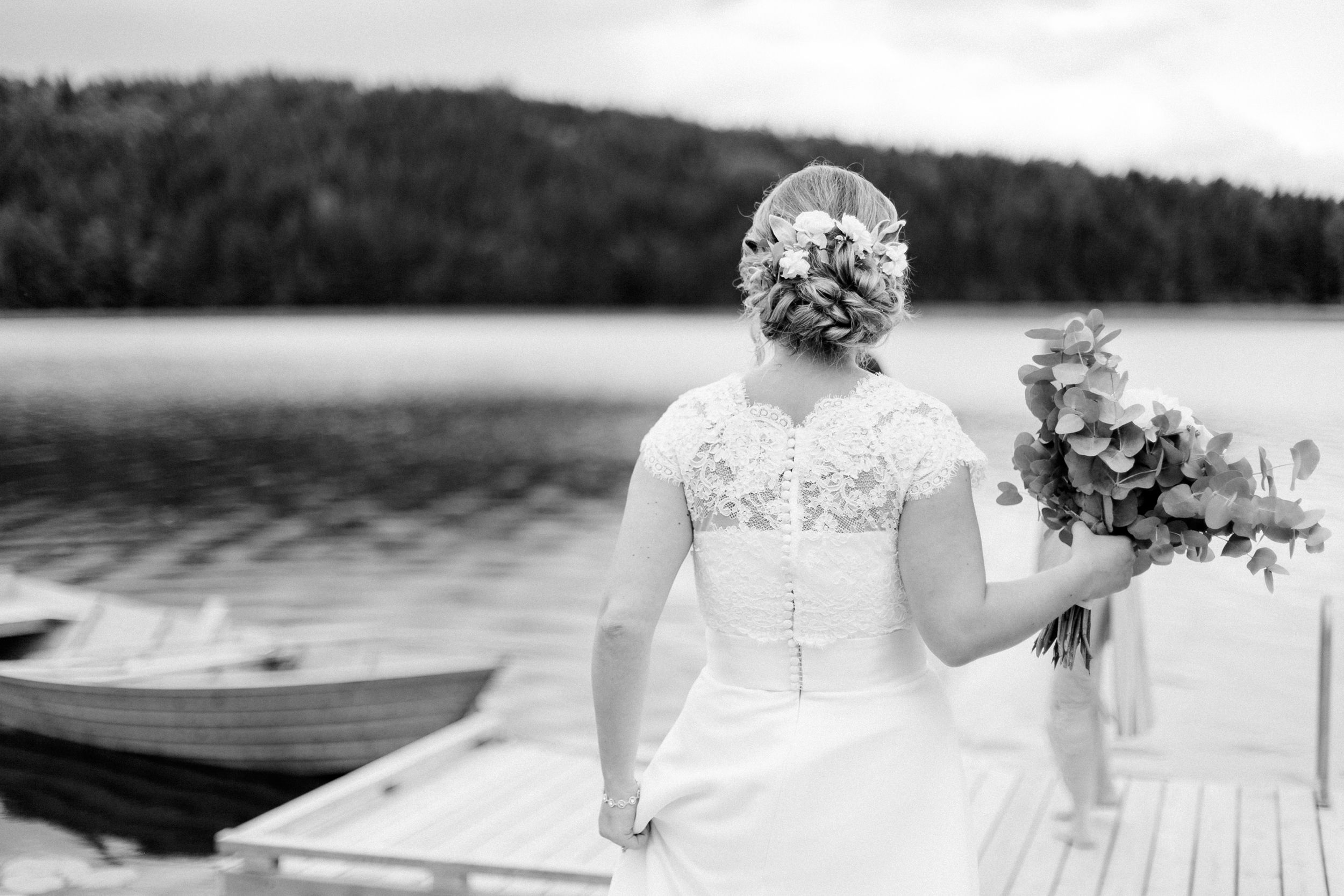 Daniel och Victoria från Norge kom till Sverige för ett helt magiskt bröllop på Dömle Herrgård. Fotograf Rebecca Nordin.