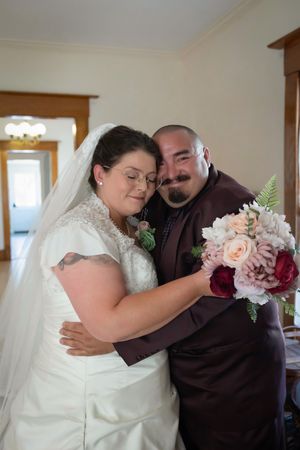 Hidden Gem wedding Meridian Idaho bride and groom embrace first look