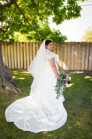 Hidden Gem wedding Meridian Idaho bridal portrait