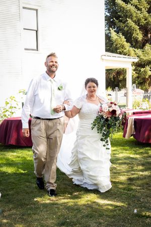 Hidden Gem wedding Meridian Idaho best friend walking bride down the aisle