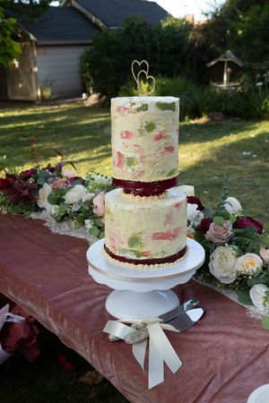 Hidden Gem wedding Meridian Idaho wedding cake