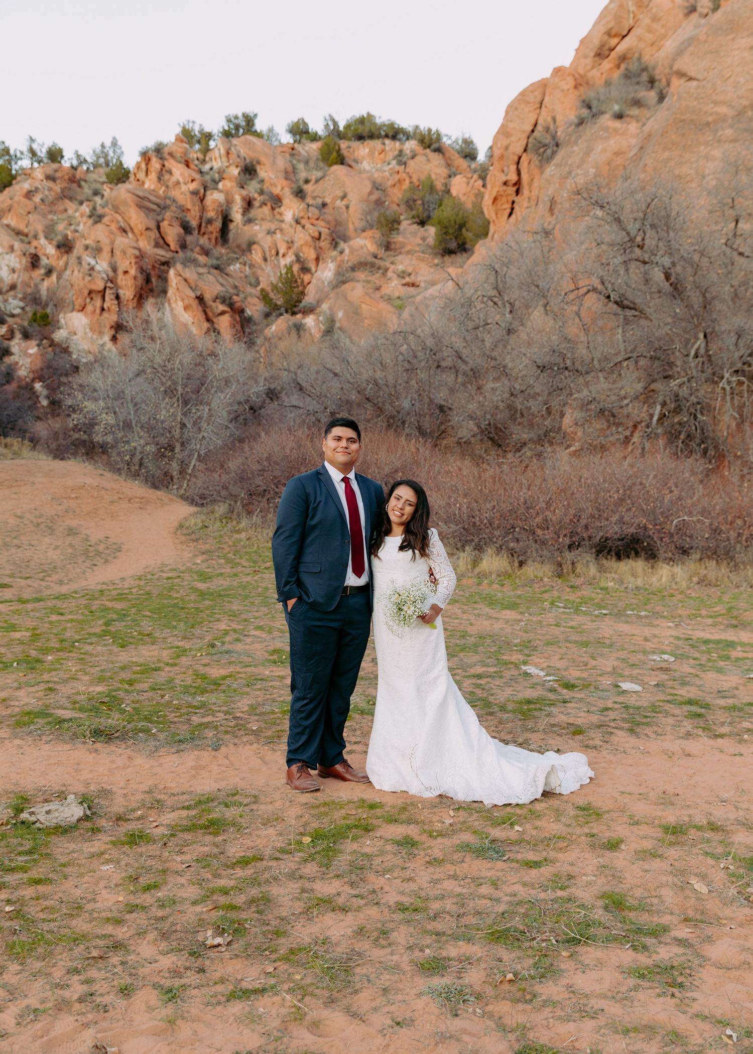 Utah wedding photographer capturing Utah Red Rock Bridals