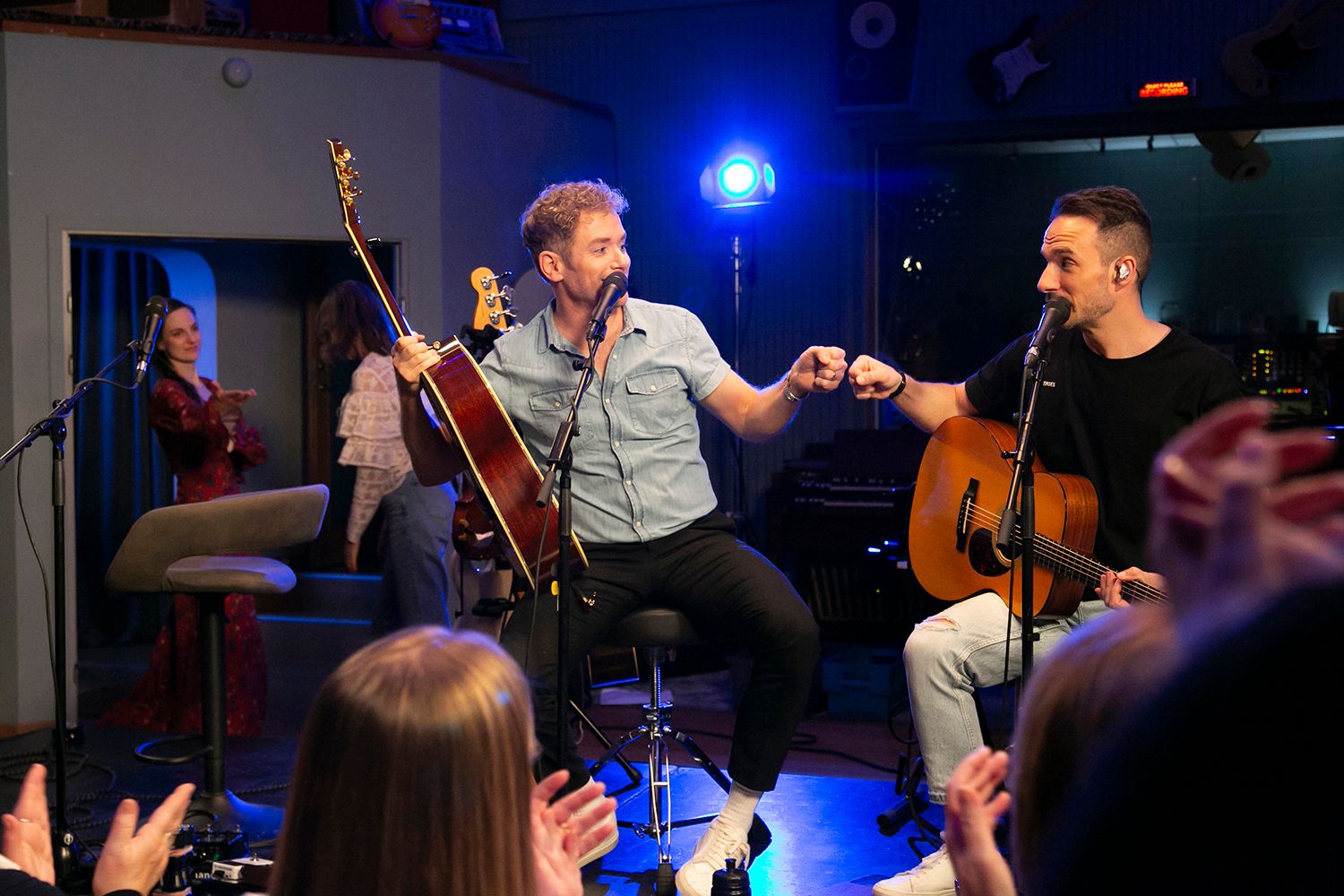 Peter Johansson och Bruno Mitsogiannis i Bagpipe Studio med Rakt Live. Fotograf Rebecca Nordin.