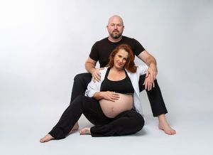 Glowing maternity portrait by Imageana in Bradenton-Sarasota — celebrating the beauty of pregnancy, motherhood, and unconditional love.