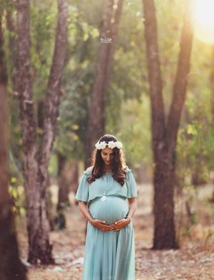 Portrait of a pregnant woman, Natural light. Maternity Photography session. Outdoor photography. pregnancy photography, forest