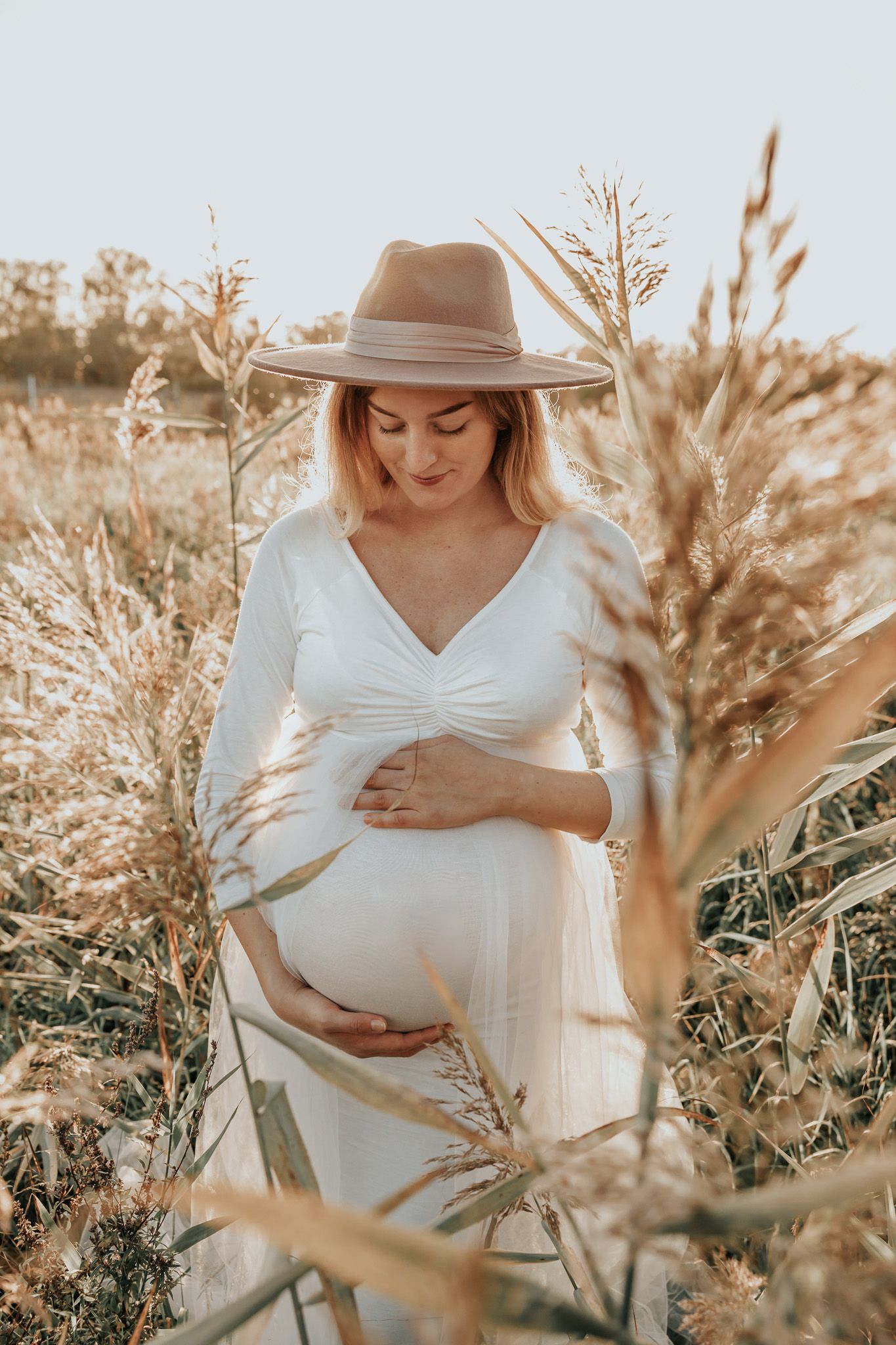 babybauch shooting in der nähe, babybauch shooting ideen outdoor, bilder vom babybauch, fotos babybauch