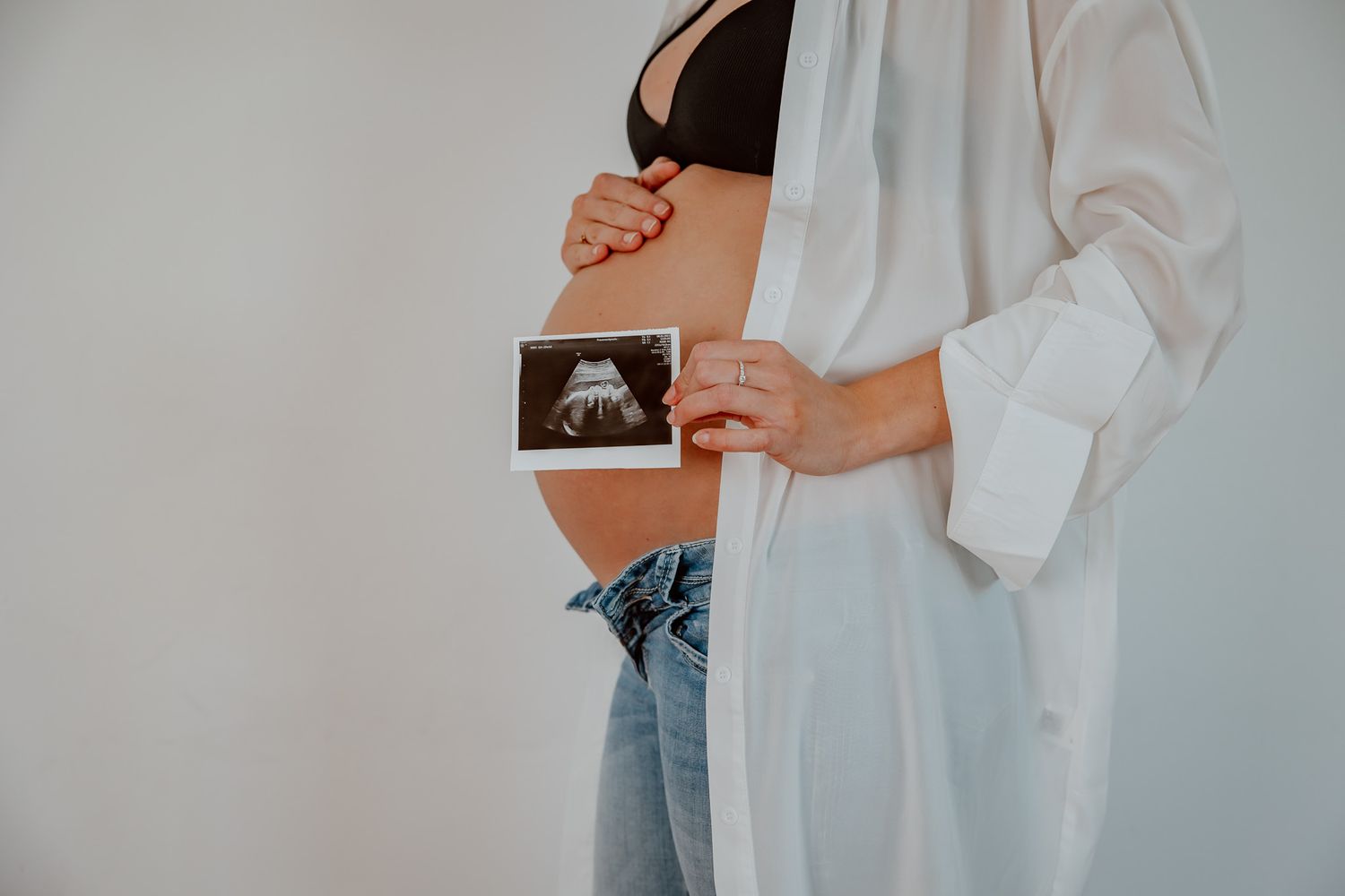 babybauch shooting hamburg indoor studio, fotoshooting, babybauch bilder, schwangerschaft fotoshooting
