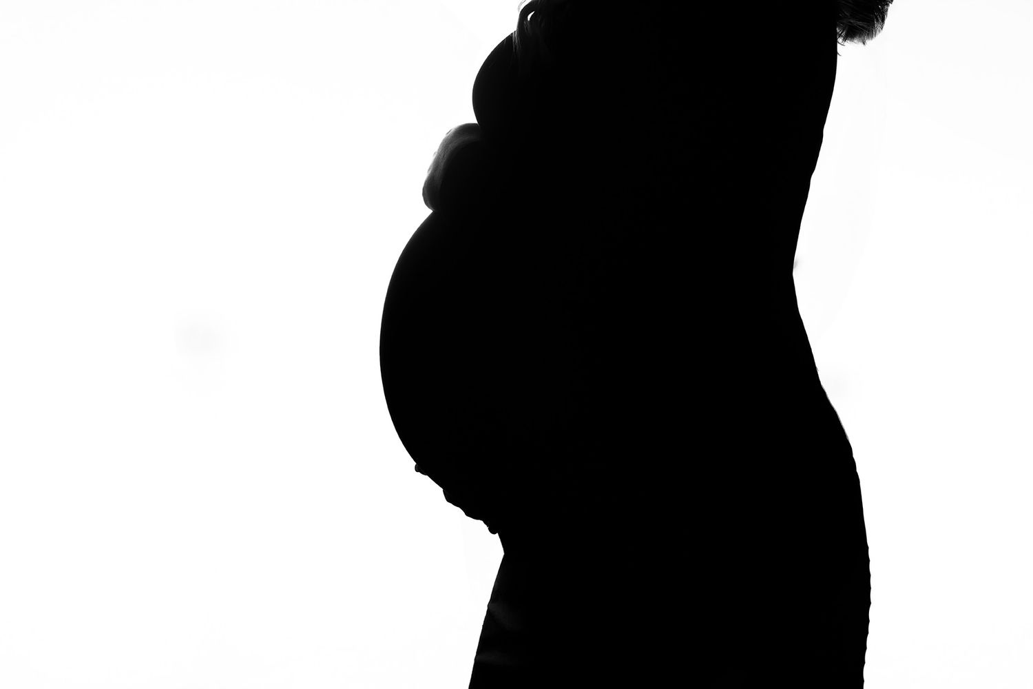 midland tx maternity photographer midland tx photographer studio maternity portrait session silhouette maternity photo