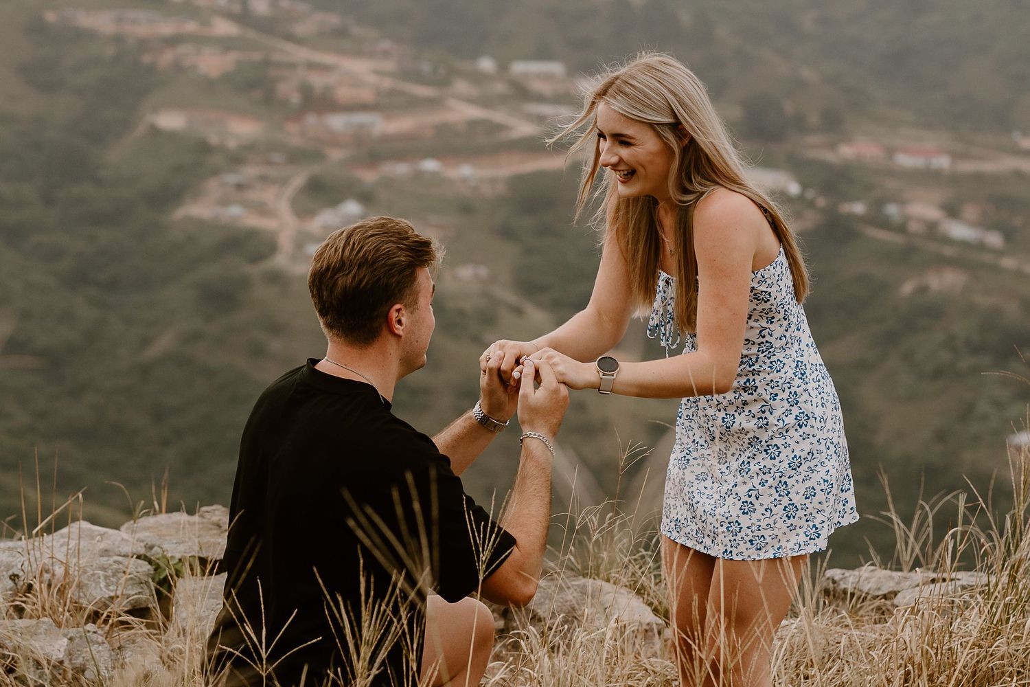 couple getting engaged