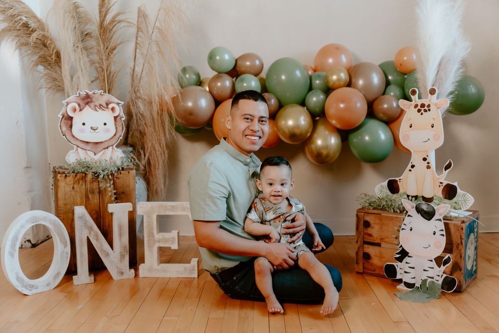 Make your little one’s milestone unforgettable with a fun and vibrant cake smash session by Juve Photography, Saint Paul- Minneapolis