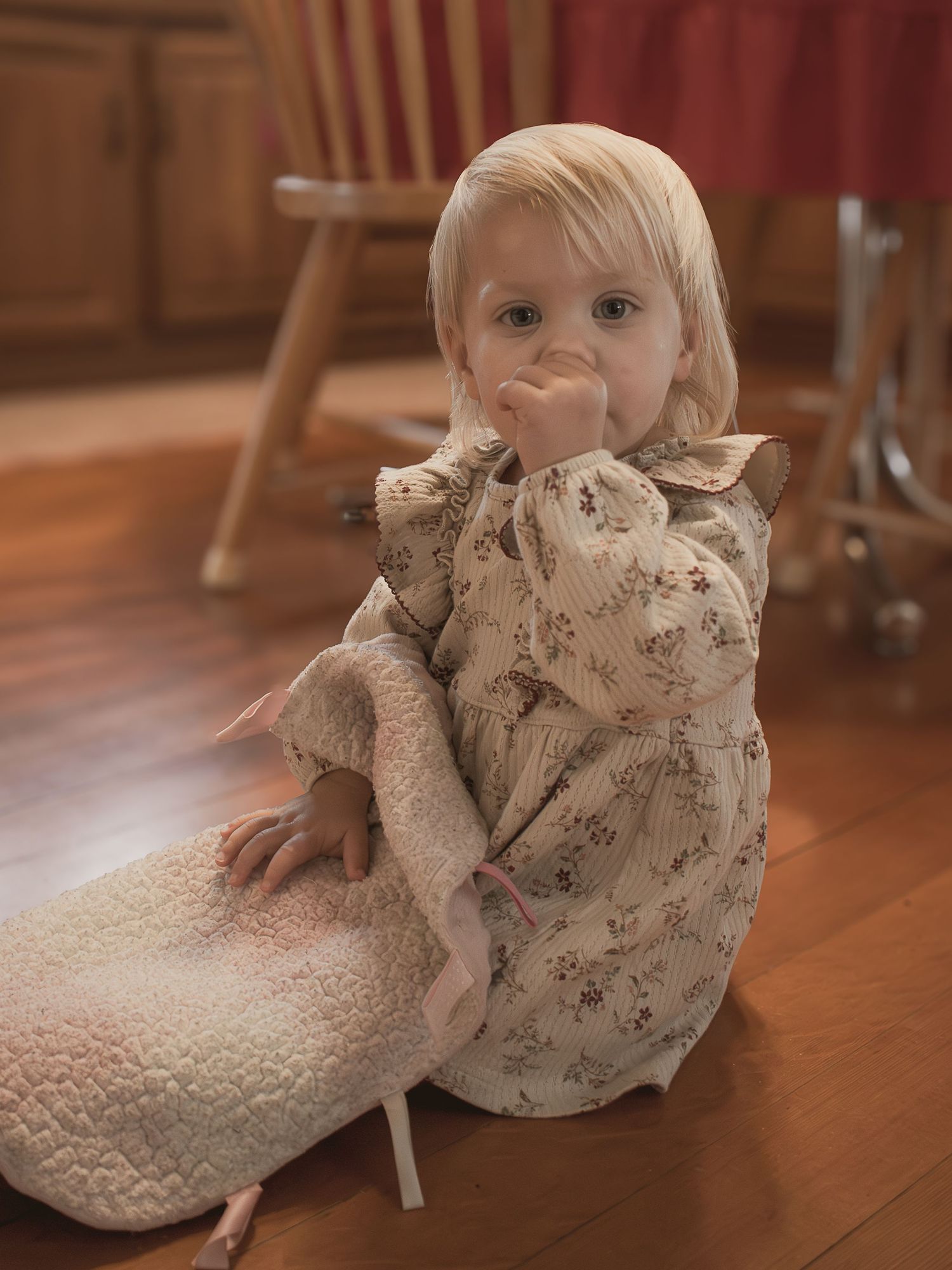 She'll only be this little once.  Family portraits to make your heart glow.  Blue Onion Photography.