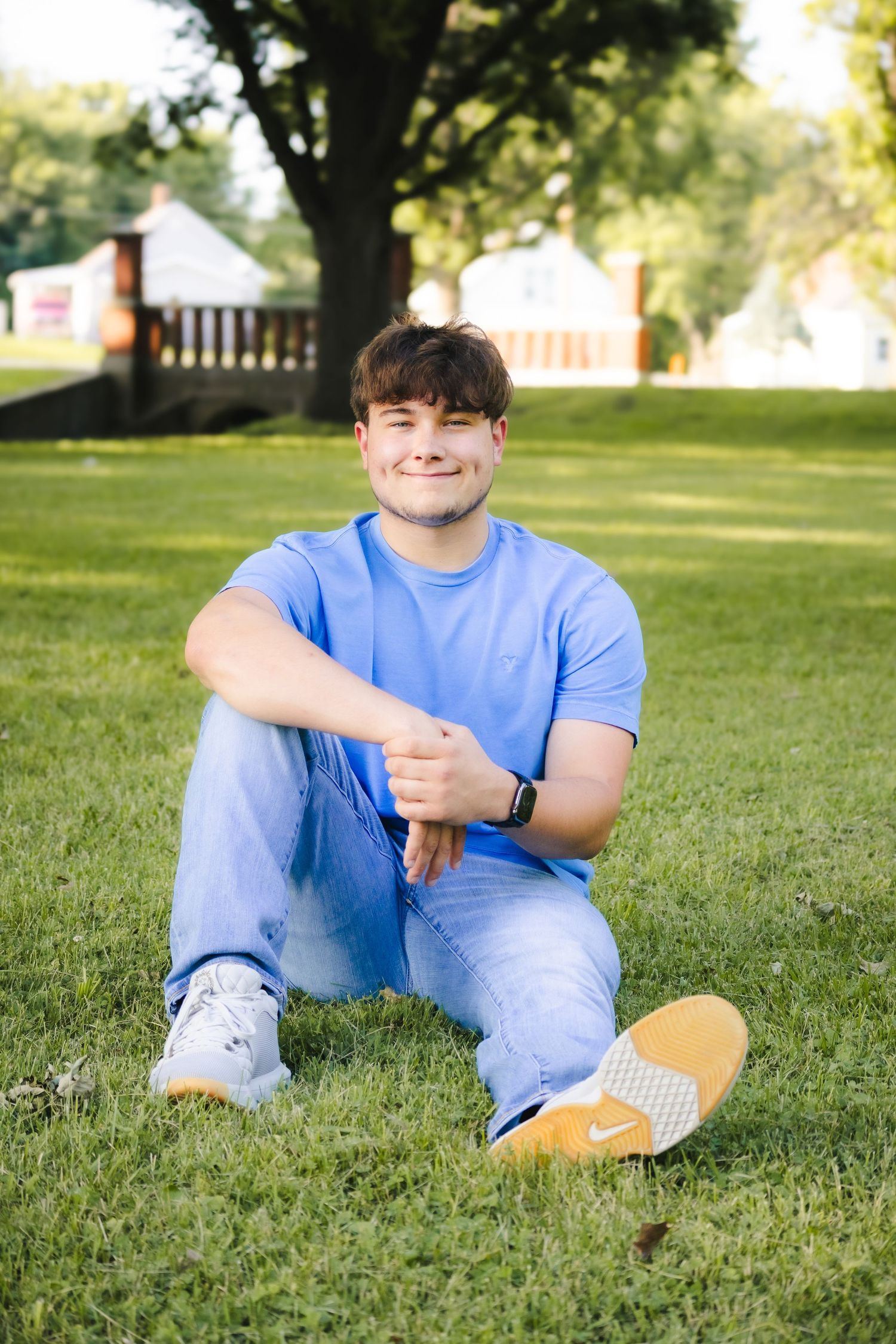 Outdoor spring senior photos in Hillsboro, Illinois