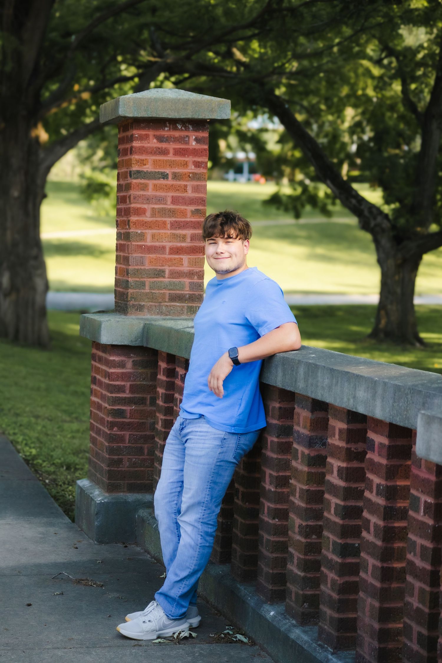 Outdoor spring senior photos in Hillsboro, Illinois