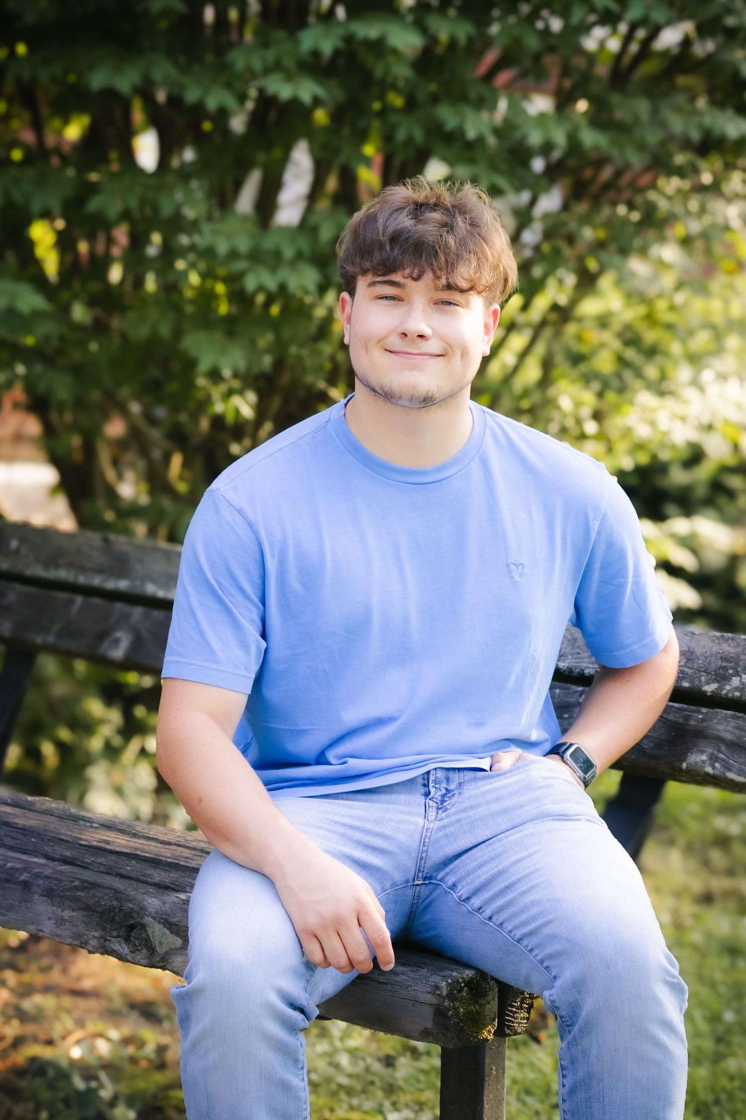 Outdoor spring senior photos in Hillsboro, Illinois